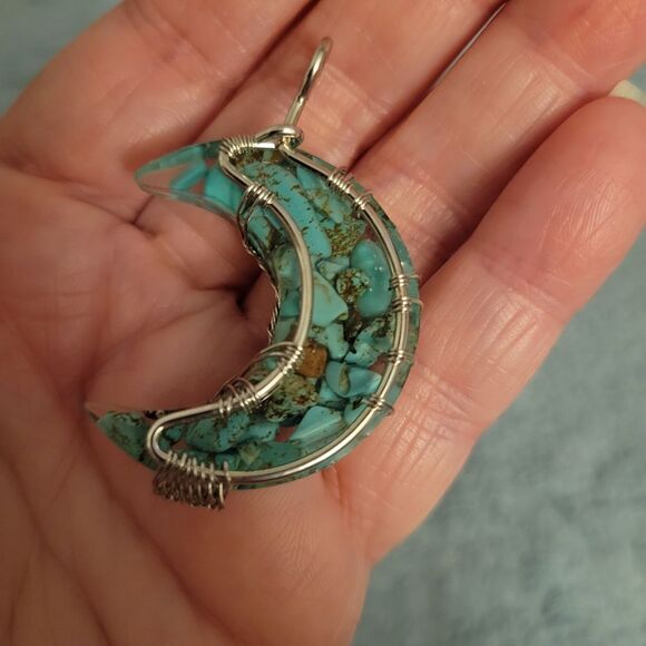 Crescent Moon Silver Tone And Turquoise / Glass - Picture 2 of 3